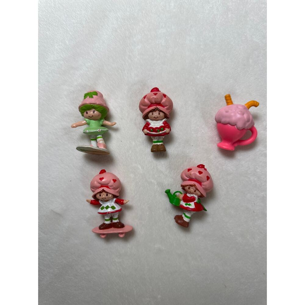 Vintage Strawberry Shortcake Mini Figures Lot Kenner 1980s Skateboard Tea Cup